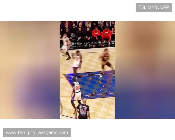 巴恩斯空切接球暴扣引爆主场